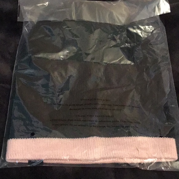 Victoria’s Secret signature stripe reversible hat - Picture 3 of 4